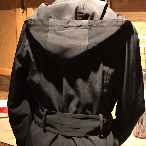 LizClaiborne trench coat - Picture 4 of 5